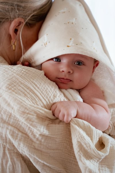 Little Dutch Bawełniany ręcznik z kapturem Little Goose 75 x 75 cm