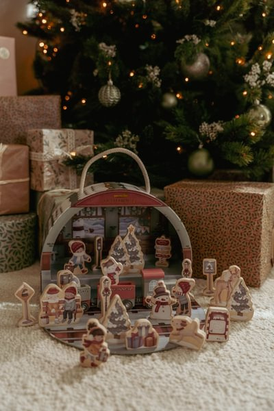 Little Dutch Kalendarz adwentowy w walizeczce FSC X-MAS