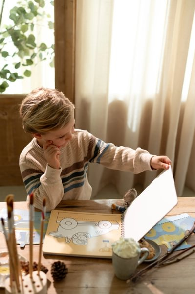 Little Dutch Kreatywny zeszyt z nożyczkami Jim & Friends