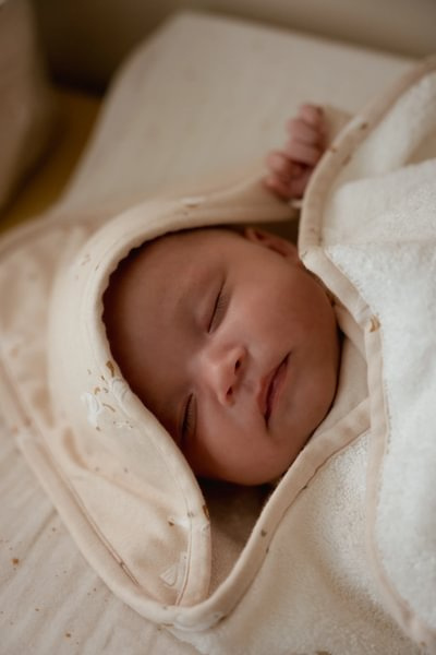 Little Dutch Bawełniany ręcznik z kapturem Little Goose 75 x 75 cm