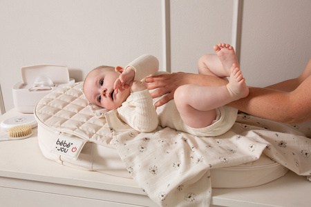 bébé-jou Podgrzewany przewijak Quilted Squares - Sand