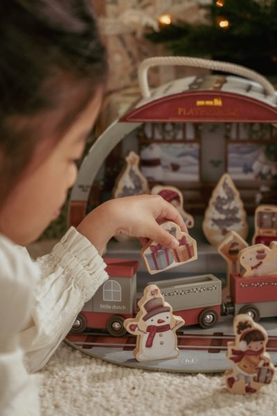 Little Dutch Kalendarz adwentowy w walizeczce FSC X-MAS