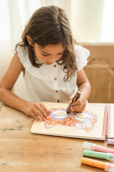 Little Dutch Kreatywny zeszyt z nożyczkami Rosa & Friends