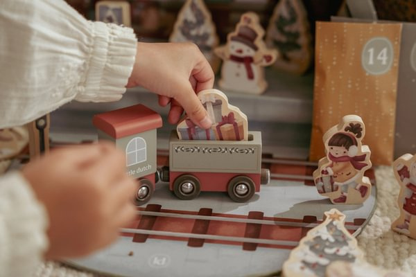 Little Dutch Kalendarz adwentowy w walizeczce FSC X-MAS